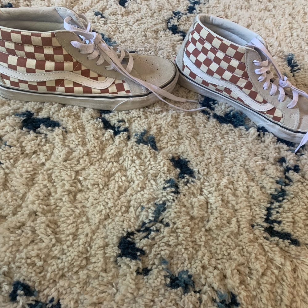 Mid rise vans